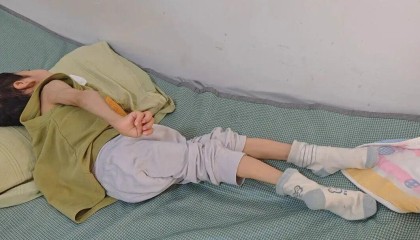 从“满分新生儿”到7年脑瘫治疗，CT爆真相：孩子出生被摔过头！