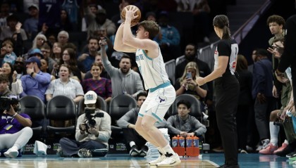 乐鱼vip-最近几场略迷！克尼佩尔出战25分钟 12中4&amp;三分3中0拿8分7板